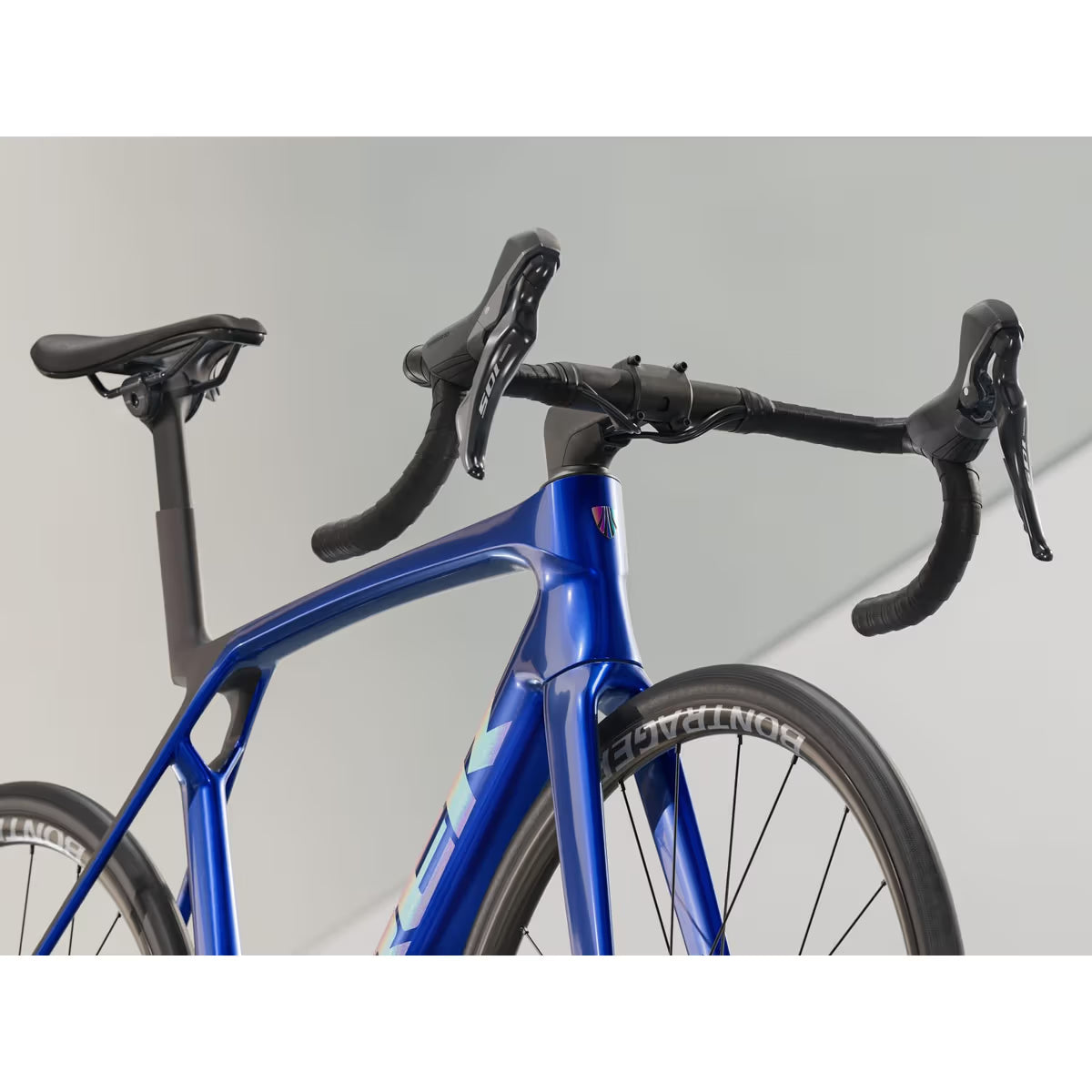 Trek Madone SL 5 Gen 8 – maantiepyörä, Shimano 105