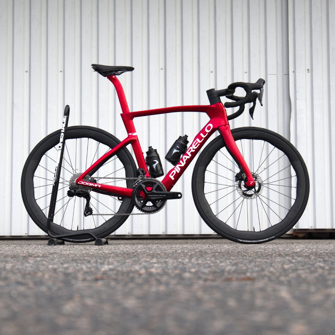 Pinarello Dogma F Dura Ace Di2 – maantiepyörä, M40X-hiilikuiturunko