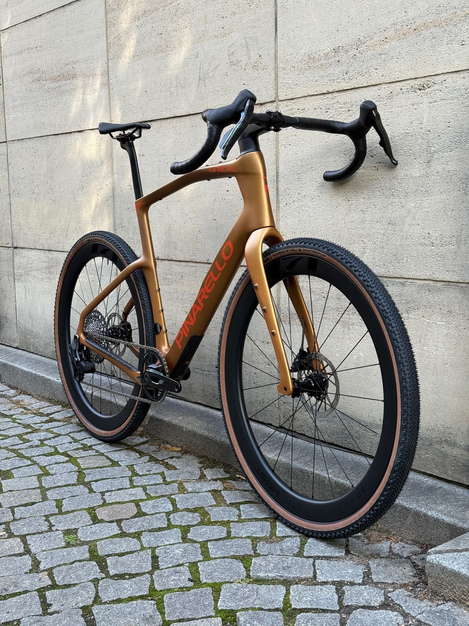 Pinarello Grevil F5 Sram Rival XPLR AXS