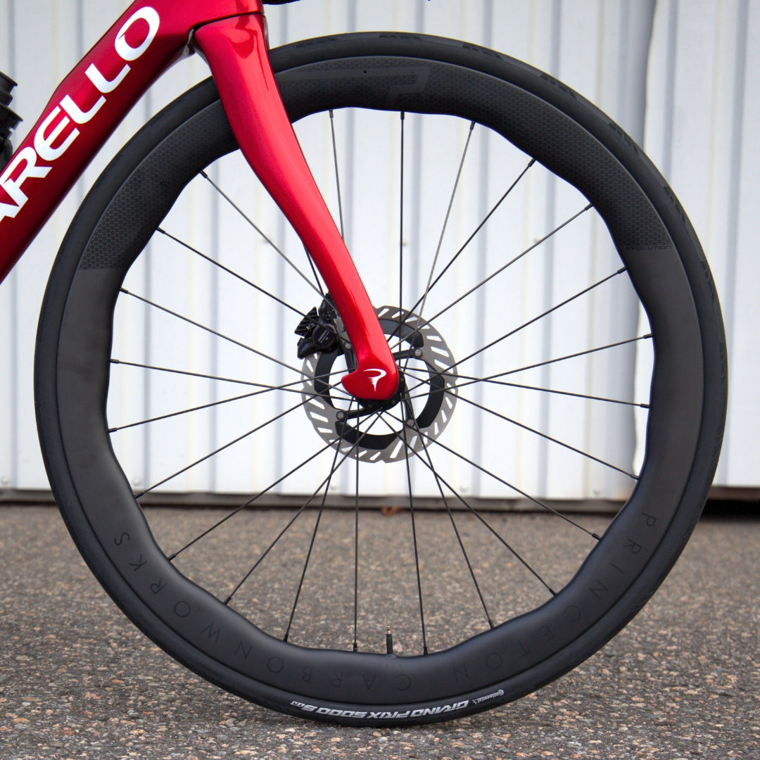 Pinarello Dogma F Dura Ace Di2 – maantiepyörä, M40X-hiilikuiturunko