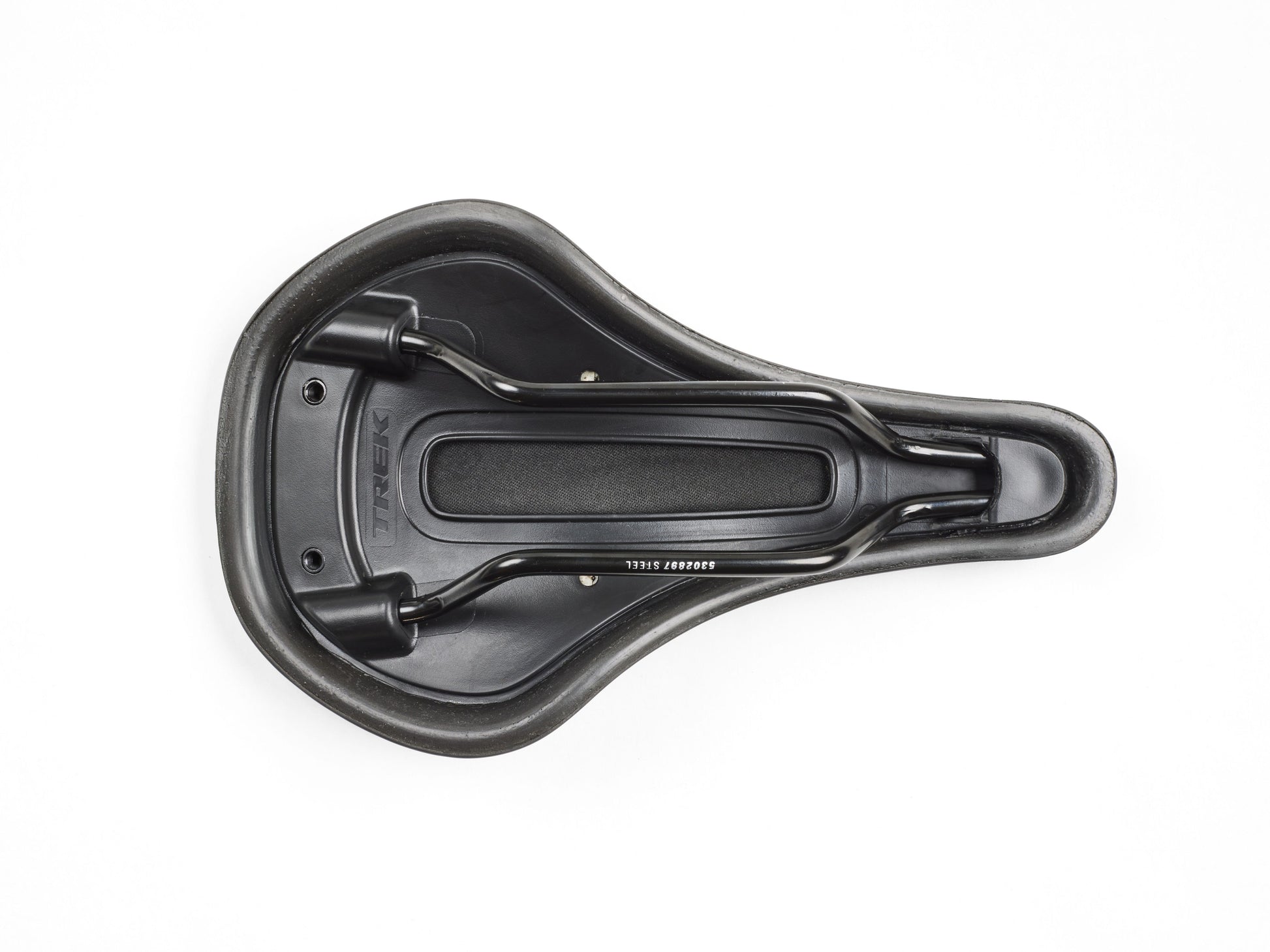 Trek Verse Trail satula 145mm musta