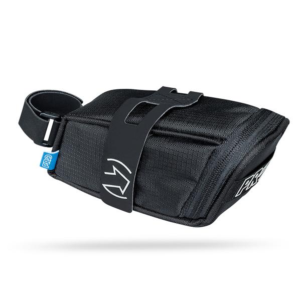 Pro Satulalaukku Medi Strap Musta, Kiinnitysremmillä